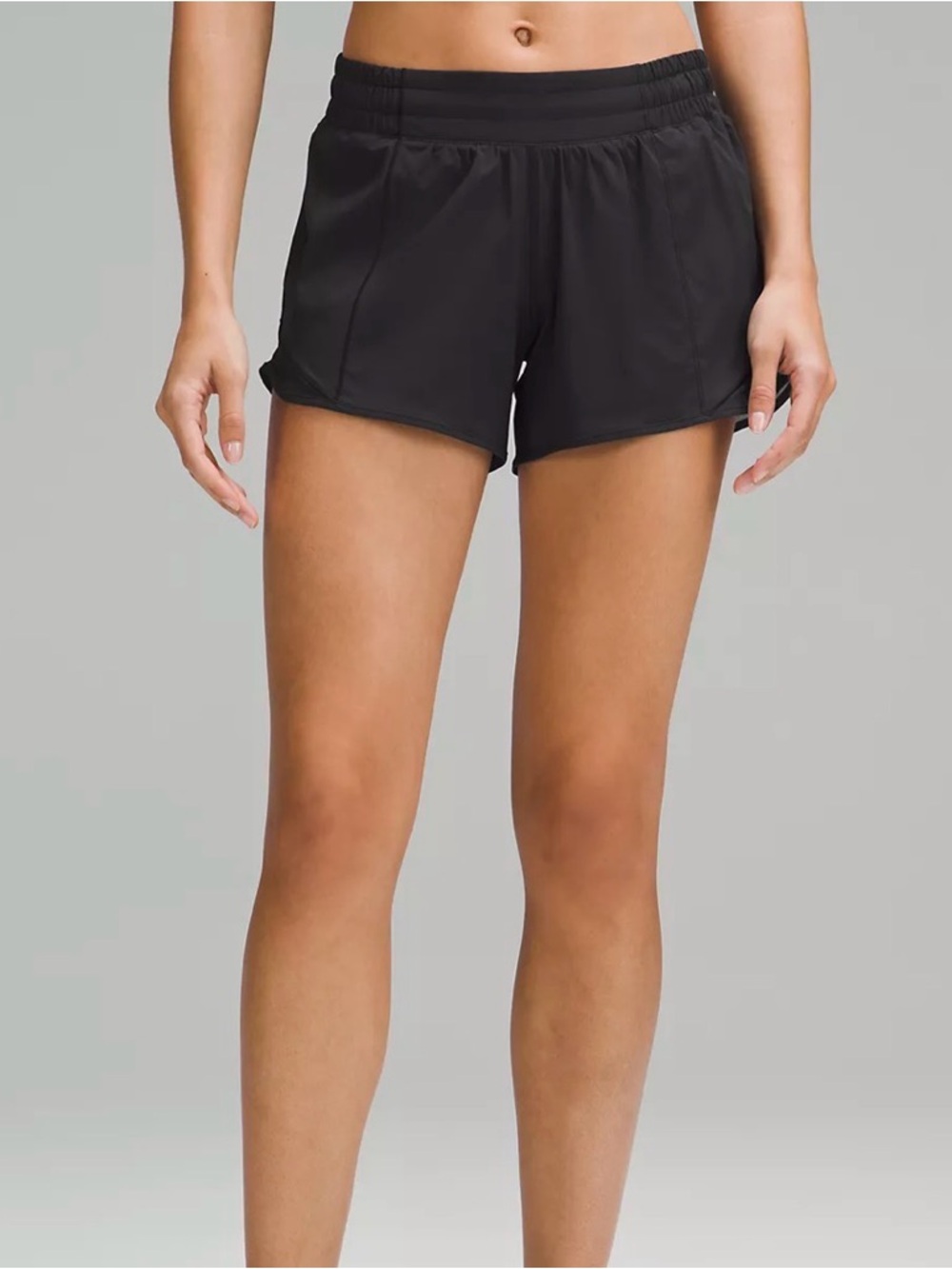 lululemon hotty hot Black Women's Athletic Shorts size 6 - 4 inches